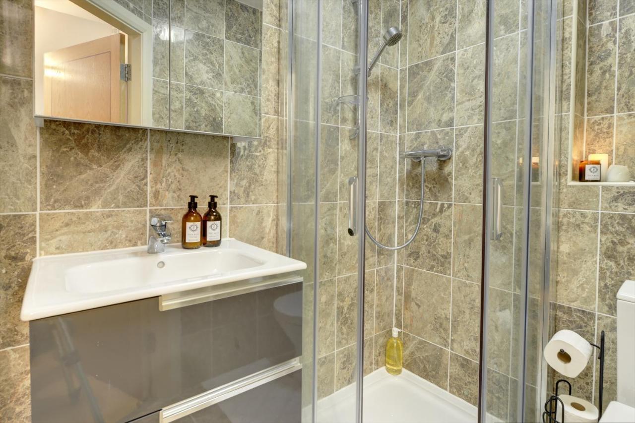 City Centre, 2 Bedroom, Secured Parking, 3 King Bed, Wifi Sleep 6 Guest Comfortable On Three King Size Beds, Jewellery Quarter , Birmingham City Centre , Allocated Secured Parking Luaran gambar