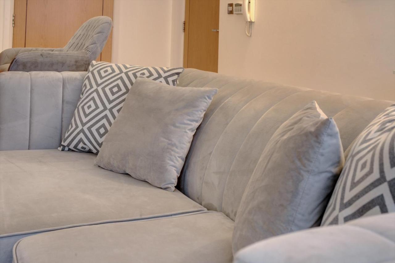 City Centre, 2 Bedroom, Secured Parking, 3 King Bed, Wifi Sleep 6 Guest Comfortable On Three King Size Beds, Jewellery Quarter , Birmingham City Centre , Allocated Secured Parking Luaran gambar