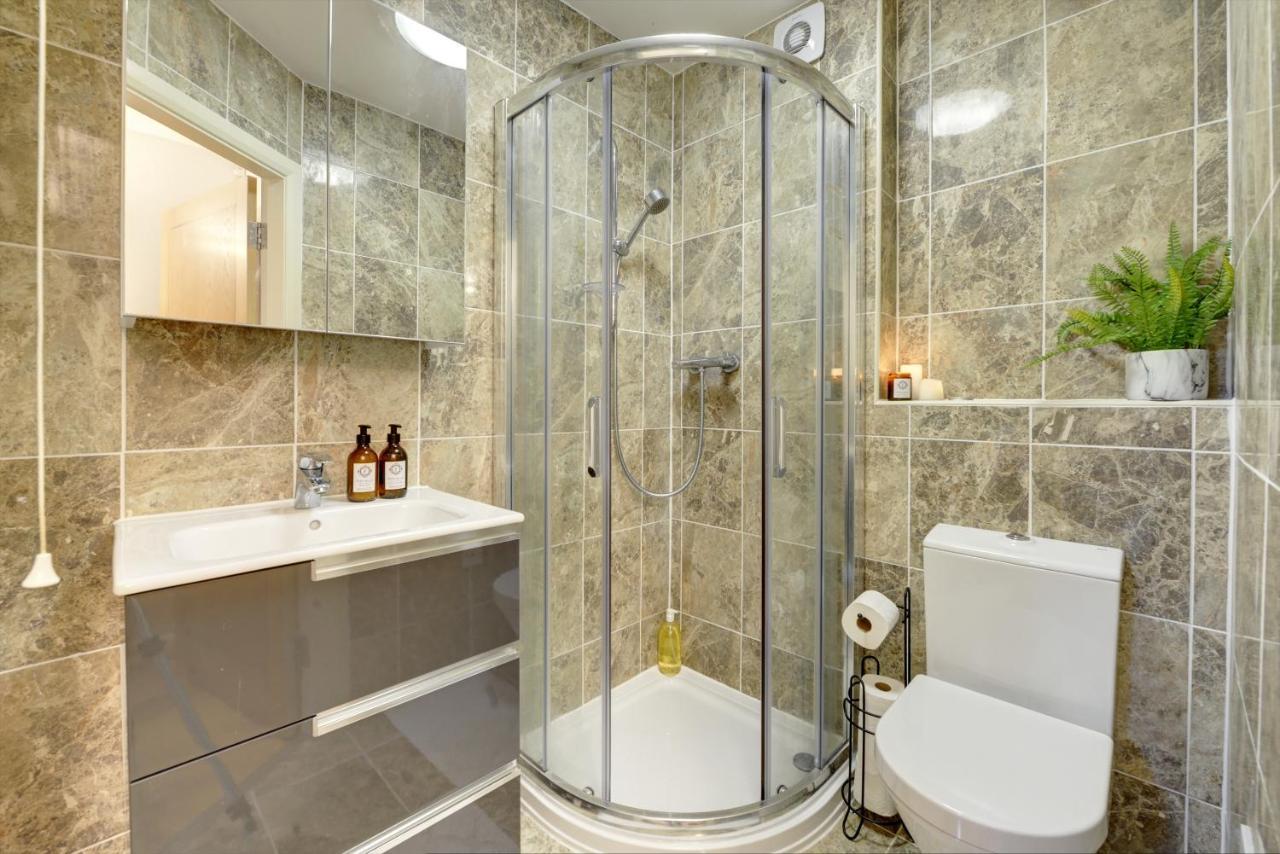 City Centre, 2 Bedroom, Secured Parking, 3 King Bed, Wifi Sleep 6 Guest Comfortable On Three King Size Beds, Jewellery Quarter , Birmingham City Centre , Allocated Secured Parking Luaran gambar