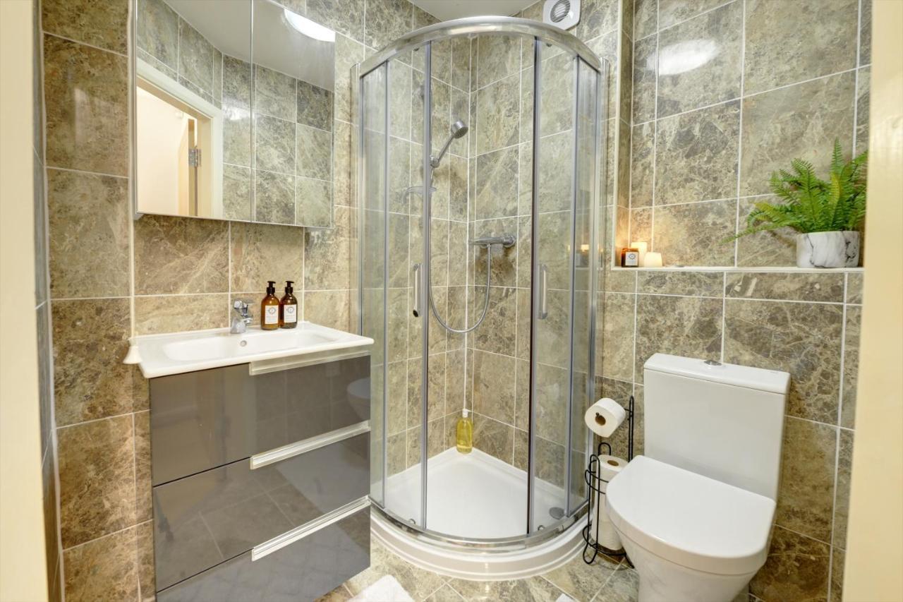 City Centre, 2 Bedroom, Secured Parking, 3 King Bed, Wifi Sleep 6 Guest Comfortable On Three King Size Beds, Jewellery Quarter , Birmingham City Centre , Allocated Secured Parking Luaran gambar