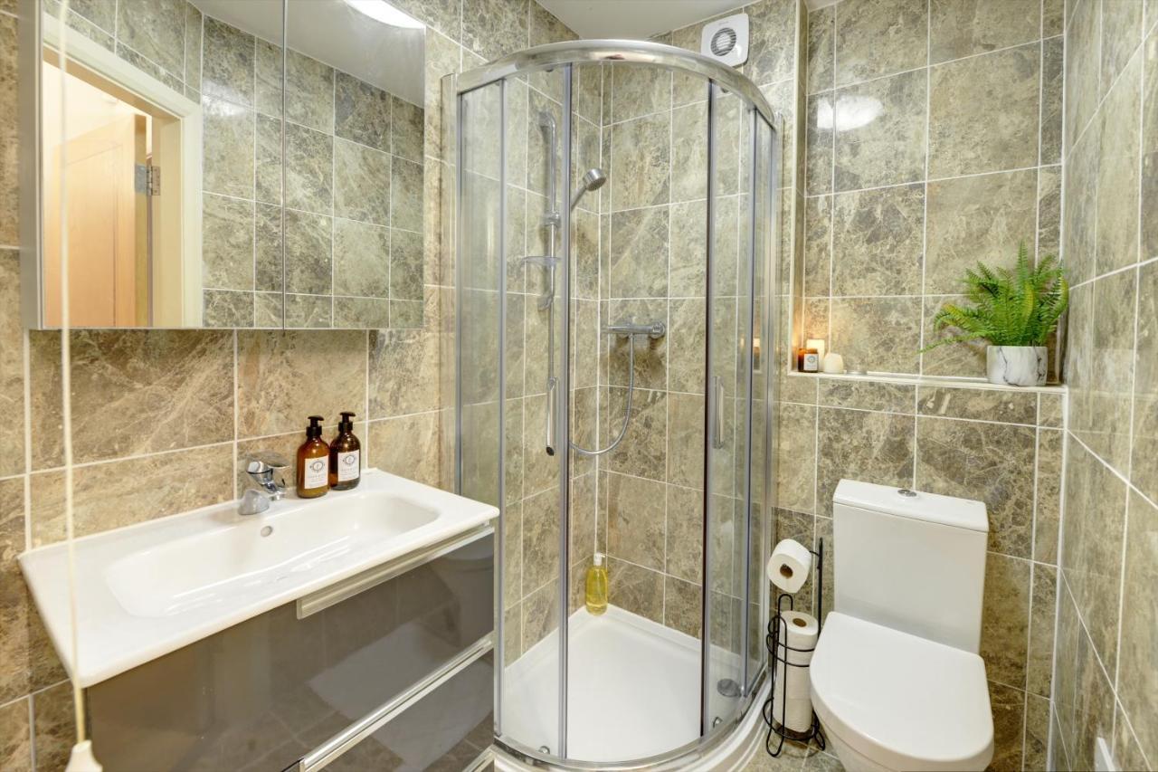 City Centre, 2 Bedroom, Secured Parking, 3 King Bed, Wifi Sleep 6 Guest Comfortable On Three King Size Beds, Jewellery Quarter , Birmingham City Centre , Allocated Secured Parking Luaran gambar