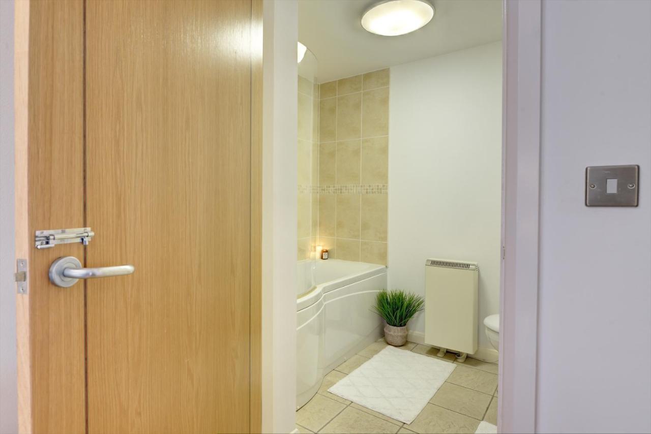 City Centre, 2 Bedroom, Secured Parking, 3 King Bed, Wifi Sleep 6 Guest Comfortable On Three King Size Beds, Jewellery Quarter , Birmingham City Centre , Allocated Secured Parking Luaran gambar